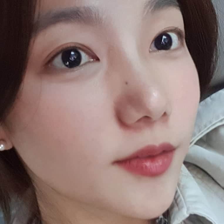 イ・チェヨンのインスタグラム：「안녕하세요, 이부담 입니다 🍑 얼굴을 빡빡하게 담았습니다. 꿈에 나타나라 🐯어흥」