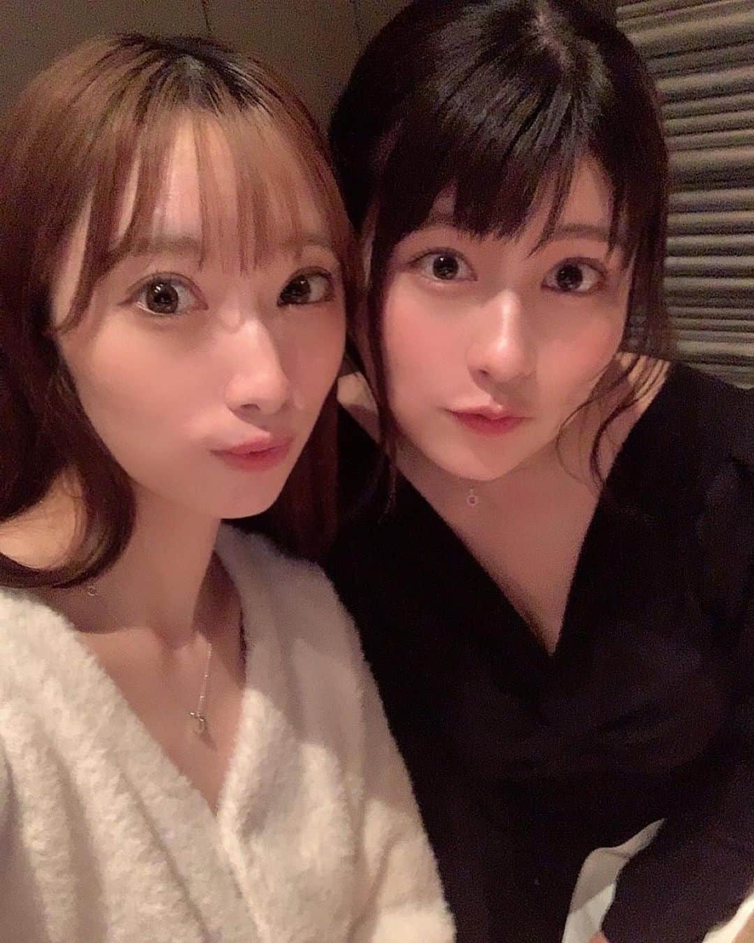 ちとせよしのさんのインスタグラム写真 - (ちとせよしのInstagram)「お昼は大好きなファンのみんなと、夜は大好きな地元のお友達と(⁎ᴗ͈ˬᴗ͈⁎)  最高の22歳の幕開けでした💐  たくさんの幸せをありがとう♡ 愛してるよ〜☺️  DMやコメ欄にお祝いメッセージいっぱいありがとうございます（ᵒ̴̶̷̥́_ᵒ̴̶̷̣̥̀ ） 感謝の気持ちを込めて、ひとつひとついいねさせて頂きますね♫  #birthday #chanel #dazzlin #大人コーデ #ニットワンピース #表参道ディナー」1月8日 23時13分 - chitose_yoshino