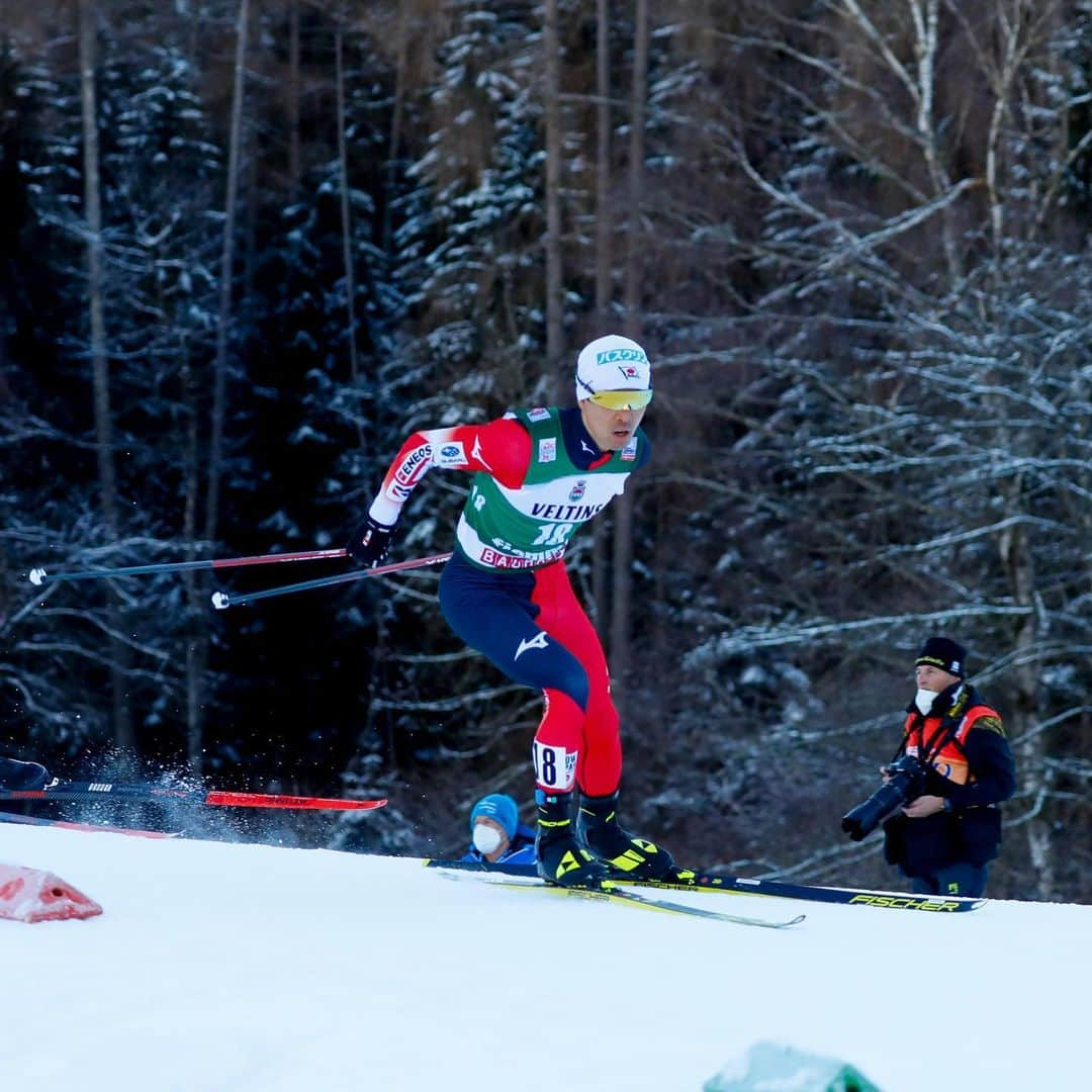 渡部暁斗さんのインスタグラム写真 - (渡部暁斗Instagram)「Fantastic skis took me to 7th place from 18th with extra bonus of fastest XC time!! Wax team had a great job, thank you🙏 #fisnoco #livetoski #BeWhoYouAre #fischerski #swix #oakley #goldwin #poc #kinetixx #アミノバイタル #バスクリン 📸 @nordicfocus」1月9日 2時35分 - wtbakt