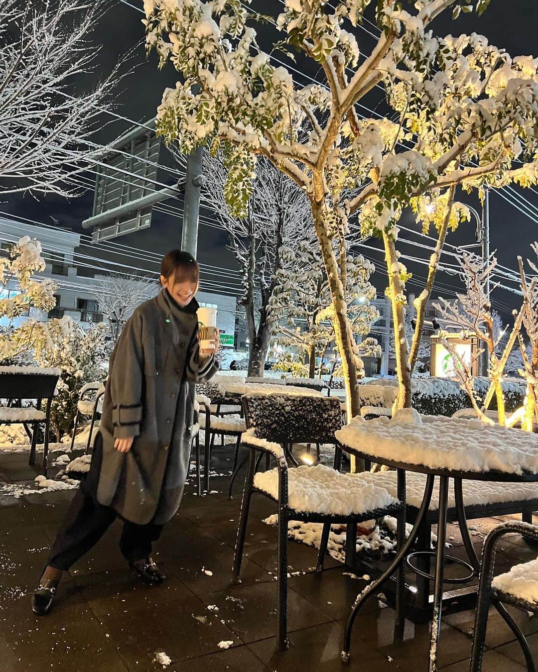 桃乃木かなさんのインスタグラム写真 - (桃乃木かなInstagram)「たまに見る雪は やっぱりテンションあがっちゃうな〜 寒かったけど😷  -----  コートは去年も着てましたが #REDYAZEL のものです」1月9日 14時52分 - kana_momonogi