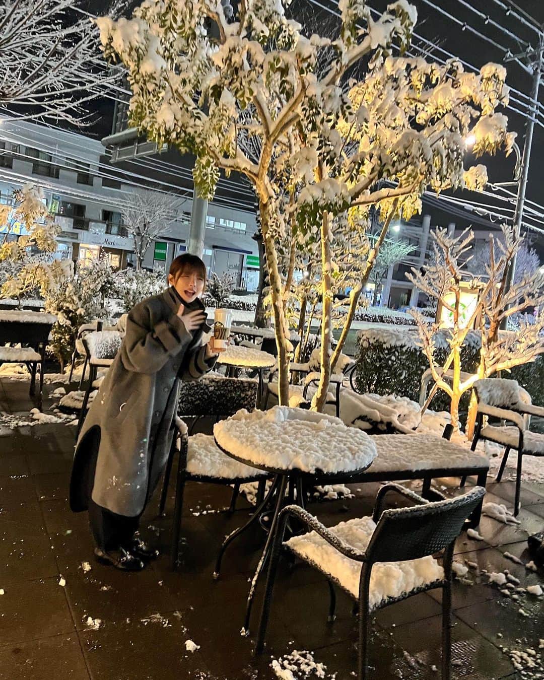 桃乃木かなさんのインスタグラム写真 - (桃乃木かなInstagram)「たまに見る雪は やっぱりテンションあがっちゃうな〜 寒かったけど😷  -----  コートは去年も着てましたが #REDYAZEL のものです」1月9日 14時52分 - kana_momonogi