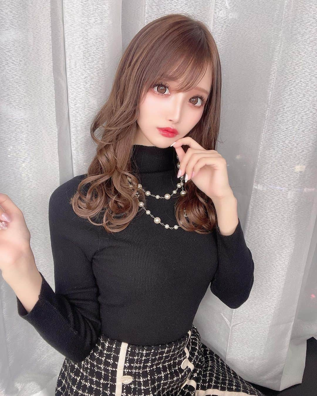 桜咲乃愛さんのインスタグラム写真 - (桜咲乃愛Instagram)「年明けNewhair💕  @felice_junpei さんいつもありがとうございます♡♡  いつもより気持ち短めにしてもらった🥰♥️  この日は女子3人でお昼からふぐ食べて🐡最高だった🥰💓  ちなみにこの3人で元旦も一緒に大っきいおせち食べながら女子会したの🥰♥️  楽しかった😆💕💕💕✨  年明けてまだ10日しか経ってないのに2回会えてるの凄い😂💓  また遊ぼ♡♡  #ヘアカラー#新宿美容室#エクステ#新宿レガロ#タートルネック#ふぐ#女子会#おせち#元旦」1月9日 15時15分 - noasama1101