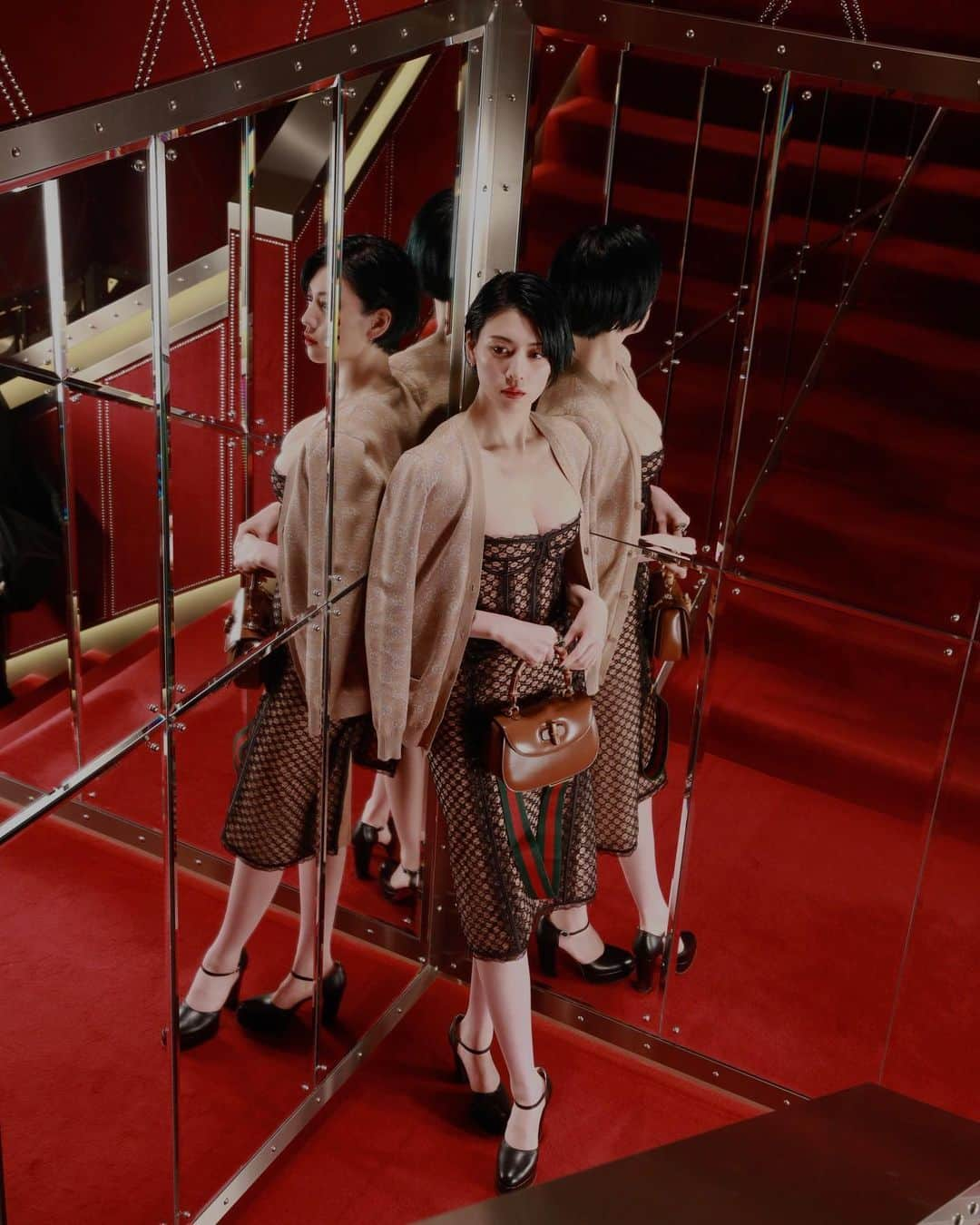 三吉彩花さんのインスタグラム写真 - (三吉彩花Instagram)「-GUCCI ARCHIVE COLLECTION-  An archive symbolizing Gucci's history, including the Bamboo Handle bag used in the movie 『HOUSE OF GUCCI』is being released.  @gucci  #GucciGinza」1月9日 16時01分 - miyoshi.aa