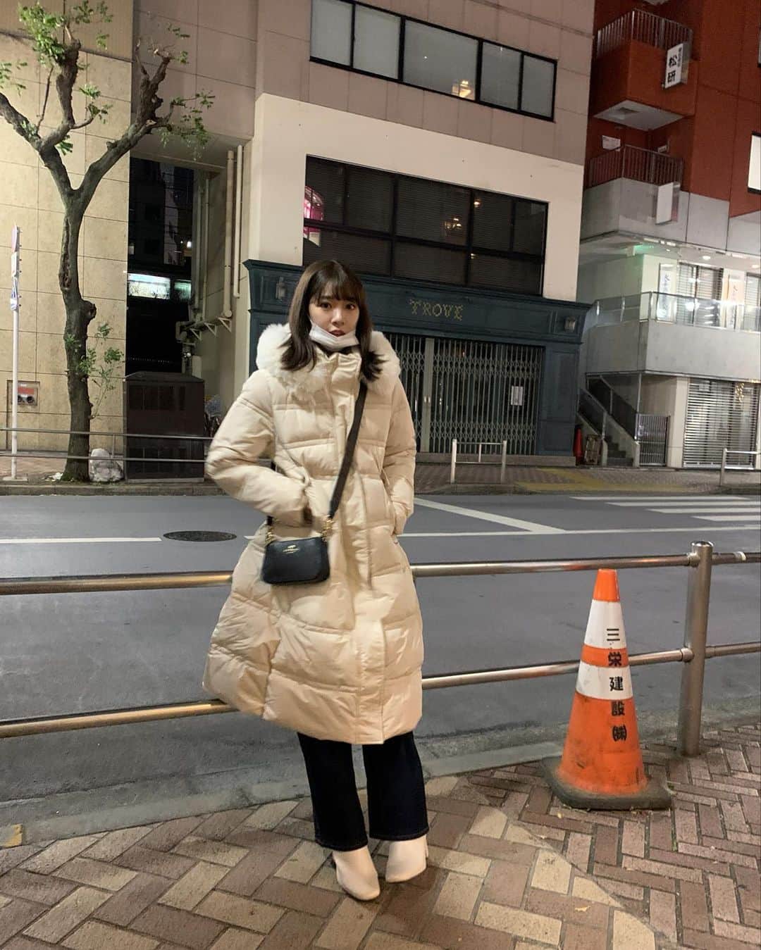 中川紅葉さんのインスタグラム写真 - (中川紅葉Instagram)「モフモフすぎて面白い感じになっちゃったけどロングダウン暖かすぎて他のアウター着られなくなってる #ノーマルカメラ」1月9日 19時33分 - kureha_nakagawa