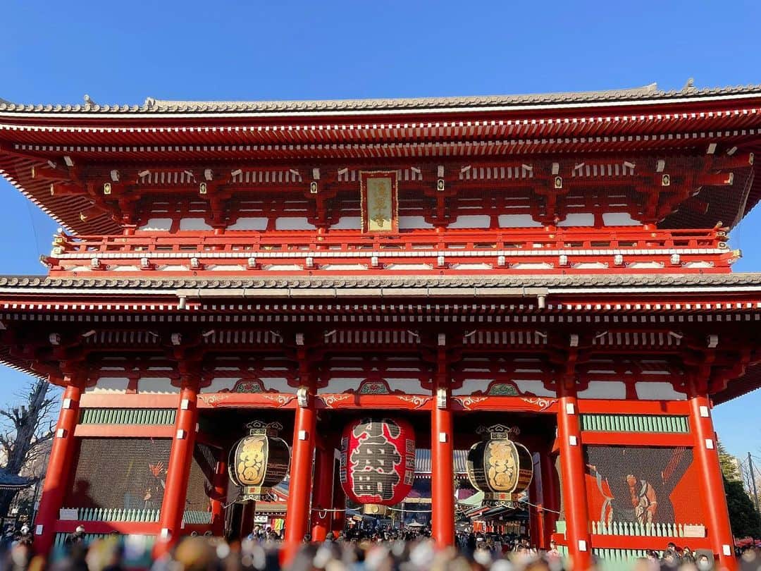 濱村春香のインスタグラム：「. 初詣に⛩ おみくじは半吉でした！ んー、ぎりぎり凶じゃないけど微妙です🤔 みなさま2022年もよろしくお願いいたします🐯」
