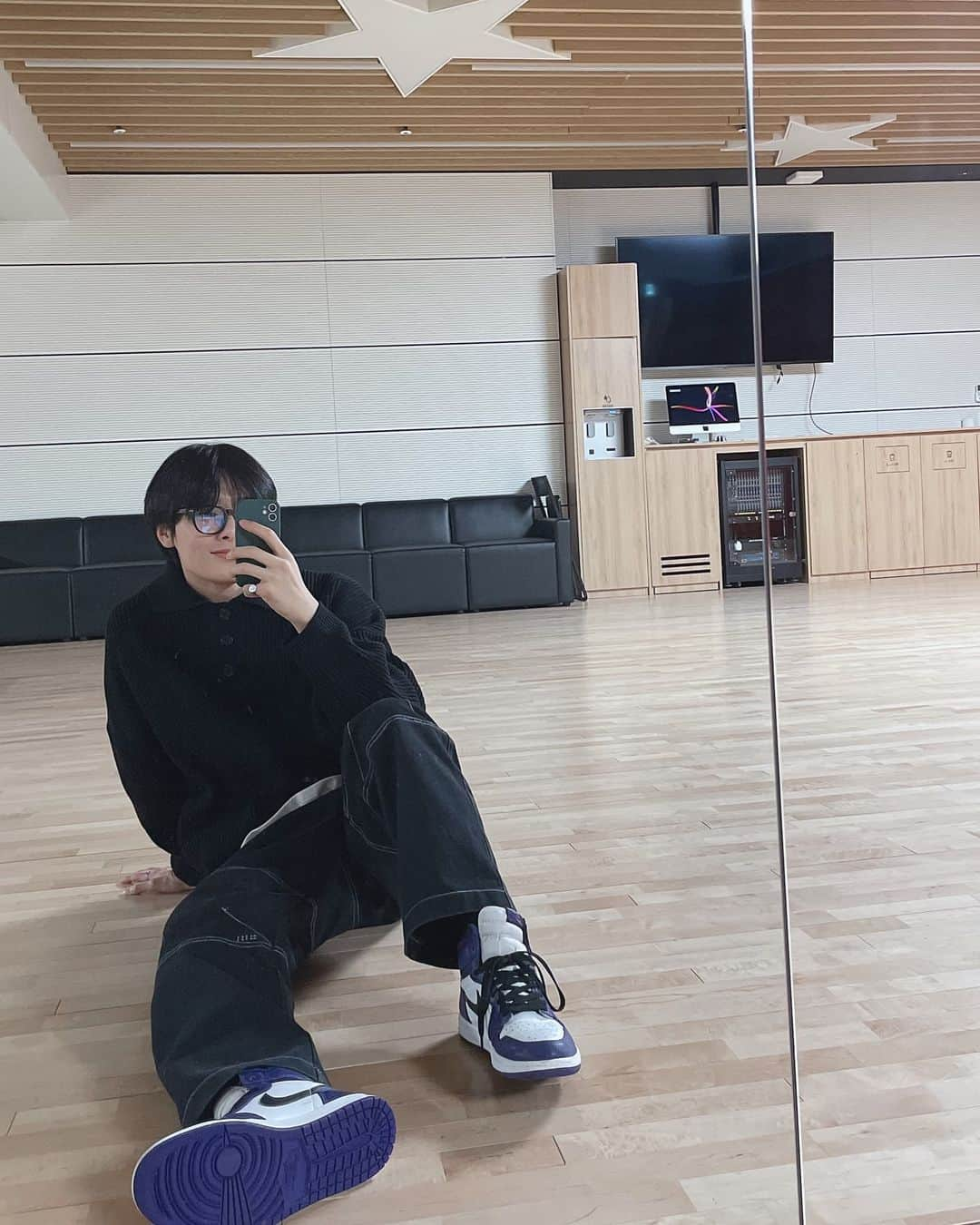 Stray Kidsさんのインスタグラム写真 - (Stray KidsInstagram)「올린 적 있는 상의지만 한 번 더 올려보기 #StrayKids#STAY#OOTD#IN스타그램#🦊」1月9日 21時17分 - realstraykids