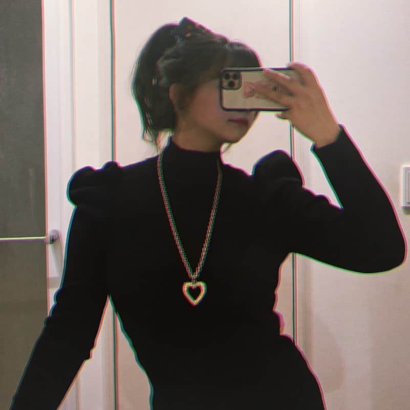 成重優梨のインスタグラム：「ちゃんと身支度できる程度には元気になったよ記念📸 (結局外出する勇気は出ズ)」