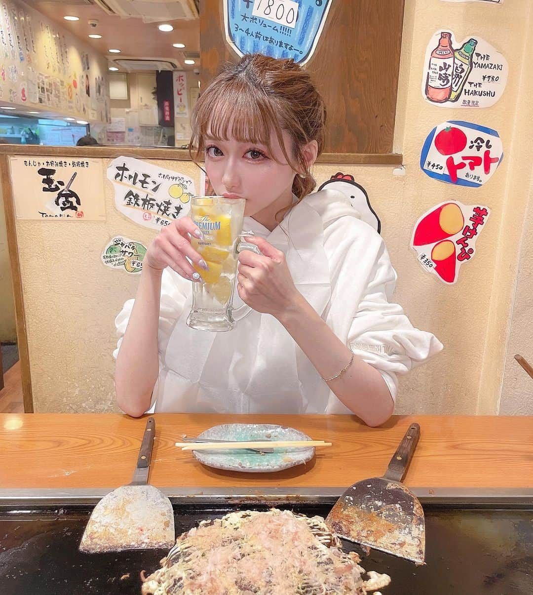 あやちゃんさんのインスタグラム写真 - (あやちゃんInstagram)「あんま粉物すきじゃないけど たまにはいいね😋 炭水化物の塊感が怖いというか🤣 でも食べたら旨いわ🤣🤣🤣❤️  #グルメ女子 #グルメスタグラム  #もんじゃ焼き #もんじゃ屋  #お好み焼き #お好み焼き屋 #お好み焼き屋さん #粉物 #玉金 #鉄板焼き #日本料理 #japanesefood #japanfood  #japanesegirl」1月9日 22時43分 - aya.you.love.r