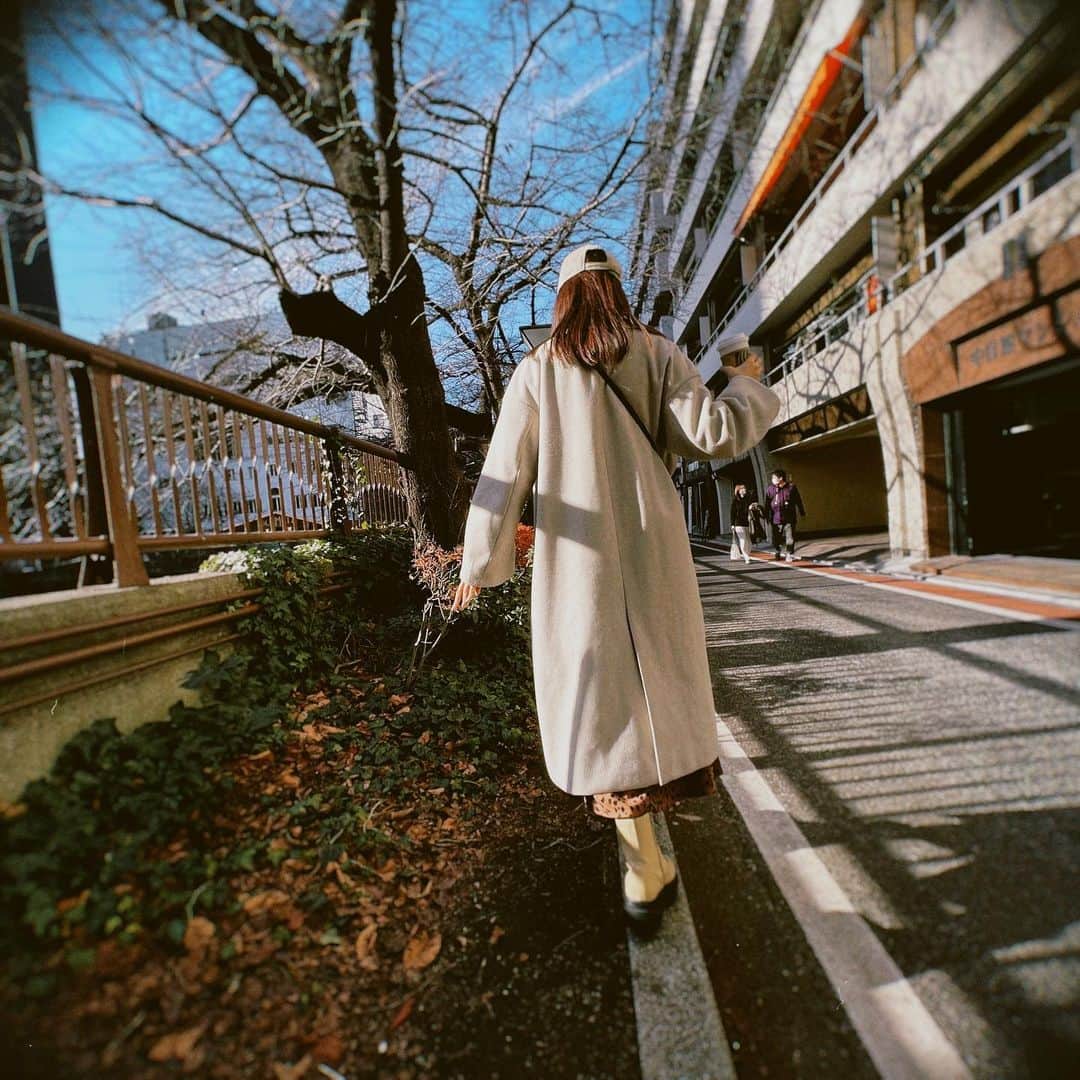 吉田莉桜さんのインスタグラム写真 - (吉田莉桜Instagram)「友達が撮ってくれた私。  #友達と写真 #レトロ #散歩 #散歩写真」1月10日 19時29分 - yoshida_rio_official