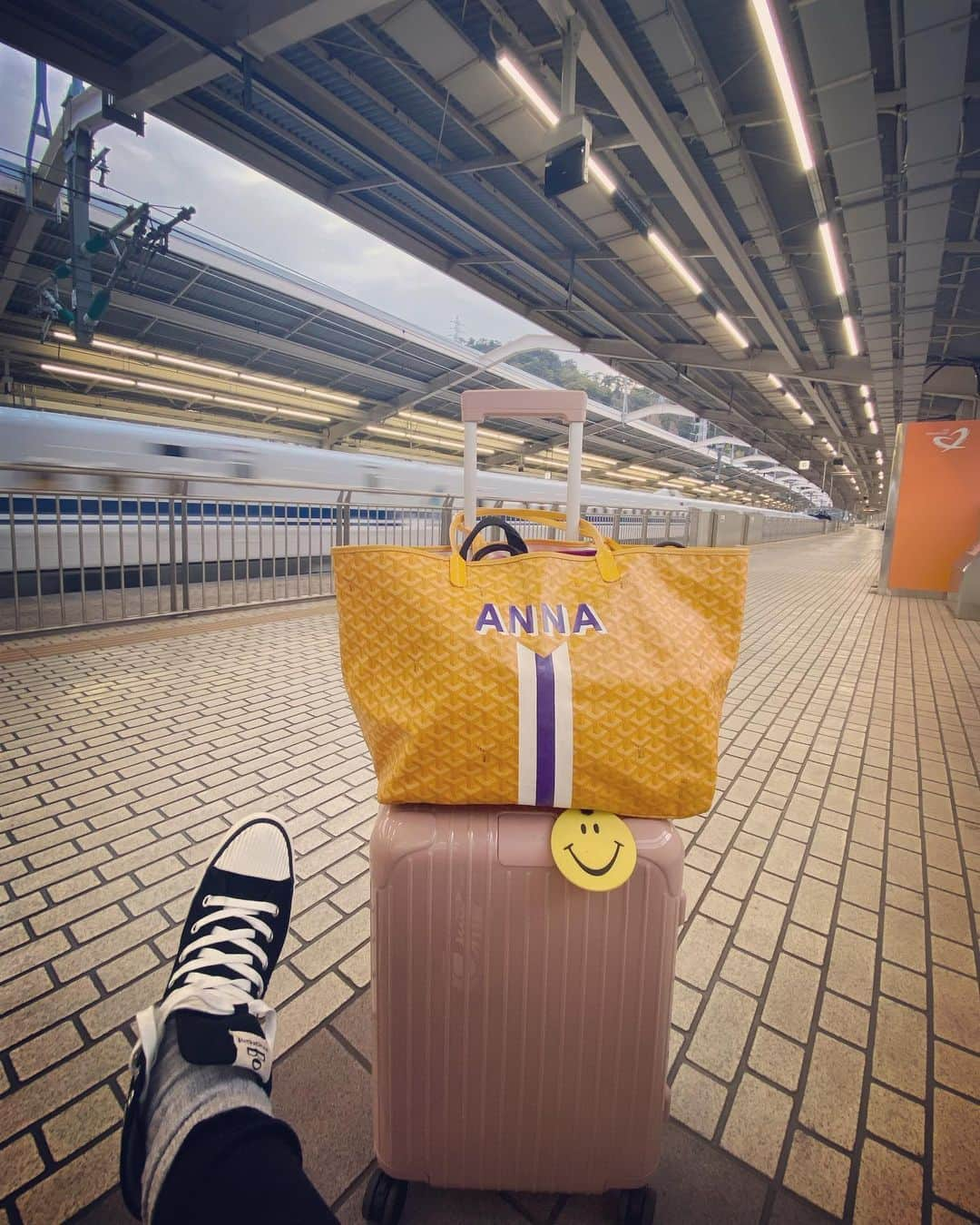 梅宮アンナさんのインスタグラム写真 - (梅宮アンナInstagram)「おはよう〜😊  朝早く熱海駅に着いて🚉  有り難かった事は、  唯一、朝6時半からマクドナルドだけが、オープンしていた事でした。  ありがとうございます！  マクドナルド様🌟🌟🌟😊😊  #マクドナルド  #こだま号  #熱海からこだま号」1月10日 10時35分 - annaumemiya