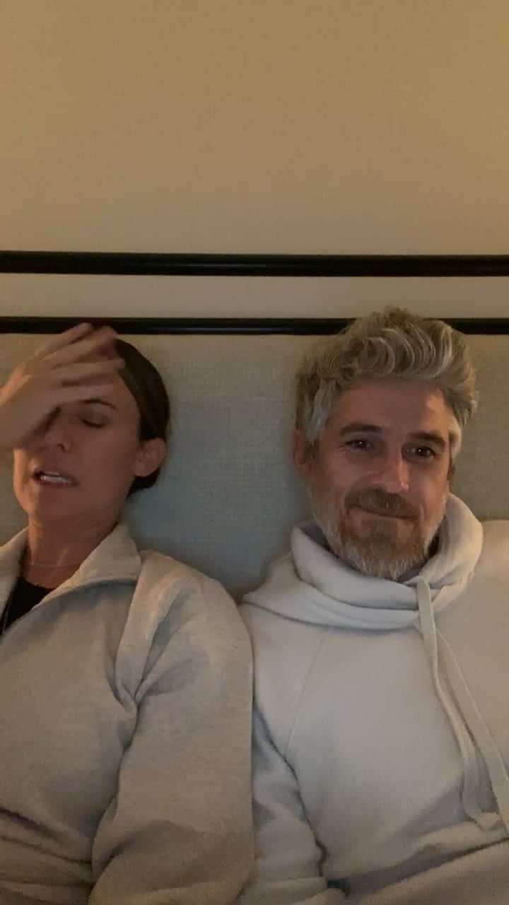 オデット・アナブルのインスタグラム：「Here we are…」