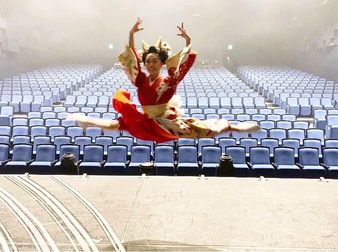 松浦景子さんのインスタグラム写真 - (松浦景子Instagram)「私はどんな格好でもバレエが踊れる力を完全に身につけました！！🩰💗  今日は、梅棒『風桶』大阪公演千秋楽✨  色んな動画撮影済みなのでお楽しみに🤫💃  しかし東京と反応が全然ちゃうから新鮮🌸 名古屋も楽しみ〜😍❤️  #梅棒 #風桶 #バレエ大好き #吉本新喜劇 #吉本坂46 #バレエ #松浦景子 #けっけちゃんねる #バレエ #バレエあるある #ソデシャ #グランパデシャ  #ballet #japneseballerina #balletdancer #ballerina #balletjump #balletjumps  #balletphotography #balletpost」1月10日 12時28分 - pinkpinks13