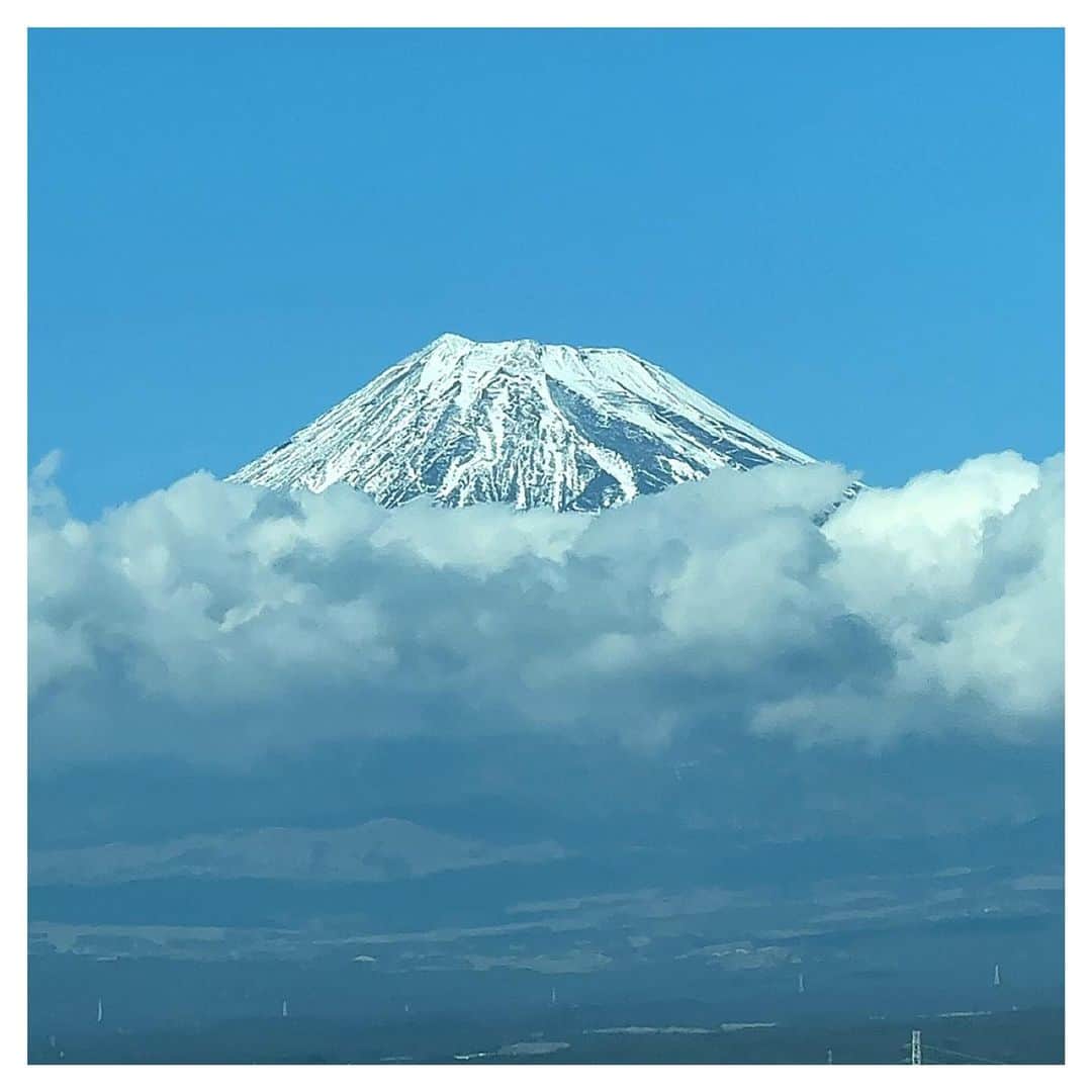 さだまさしさんのインスタグラム写真 - (さだまさしInstagram)「今日の富士山🗻 . #富士山 #さだまさし #sadamasashi」1月10日 13時51分 - sada_masashi
