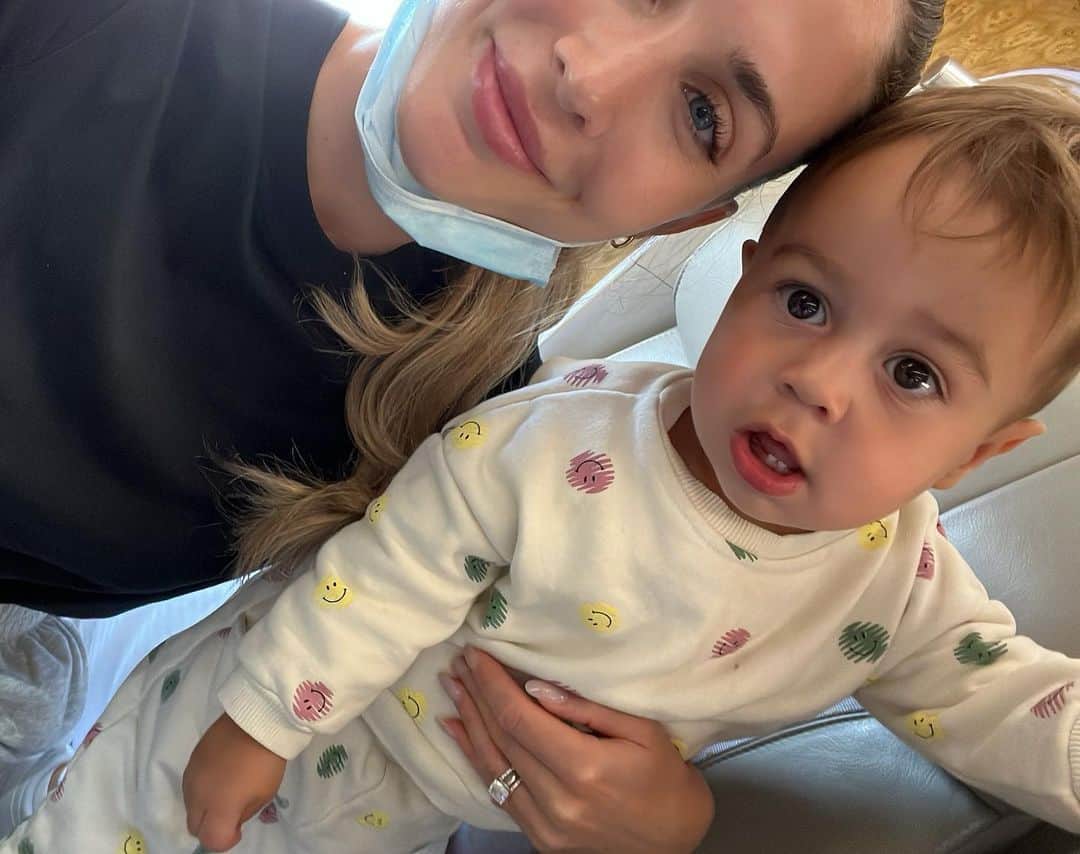 アン・キャサリン・ボメルのインスタグラム：「and we are off ✈️ flying home after 2 amazing weeks in Dubai」