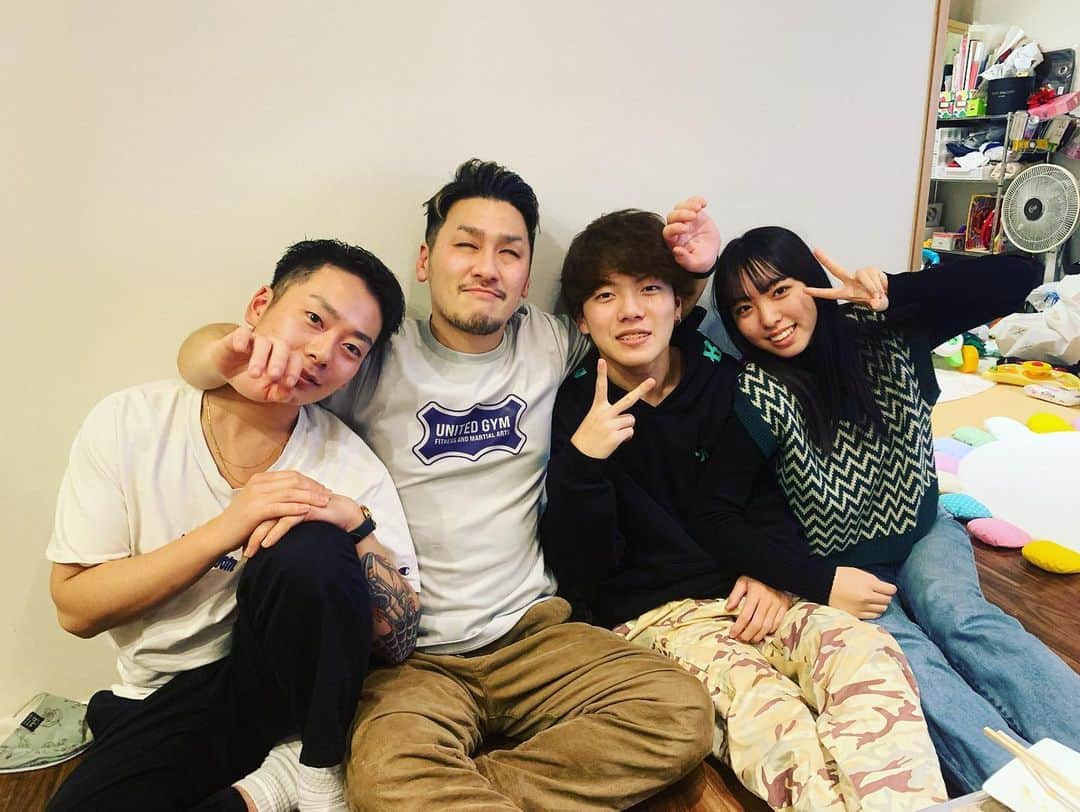 吉田圭佑さんのインスタグラム写真 - (吉田圭佑Instagram)「今年のお正月は何年振りかに京都に帰り家族で新年を祝いました！ やっぱり、家族ってええなとしみじみ思いましたなぁ。。 幼馴染とも集合してええ正月になりましたなぁ。 今年も頑張ろう！！  #正月　#京都　#幼馴染 #シバター」1月10日 15時56分 - aprdksk