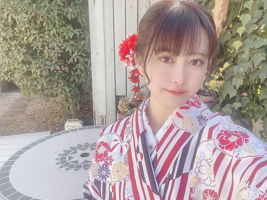 伊藤しずなさんのインスタグラム写真 - (伊藤しずなInstagram)「新成人の皆様おめでとうございます！  私もまだまだ大人歴浅いですが理想の自分目指して一緒に頑張っていきましよー！♡   #グラビア　 #girl #happy #cute #me #グラドル自画撮り部  #グラドル　 #グラビアアイドル  # #selfie #japanesegirl #声優　 #アイドル　#photography  #japanese #instagood #instadaily #成人式ヘア  #成人式  #成人　 #おめでとうございます  #おめでとう  #新成人  #新成人の皆様おめでとうございます  #着物　 #👘　 #晴れ着　 #和服　 #和装　 #和装ヘア #和服」1月10日 16時55分 - shizuna_itoh