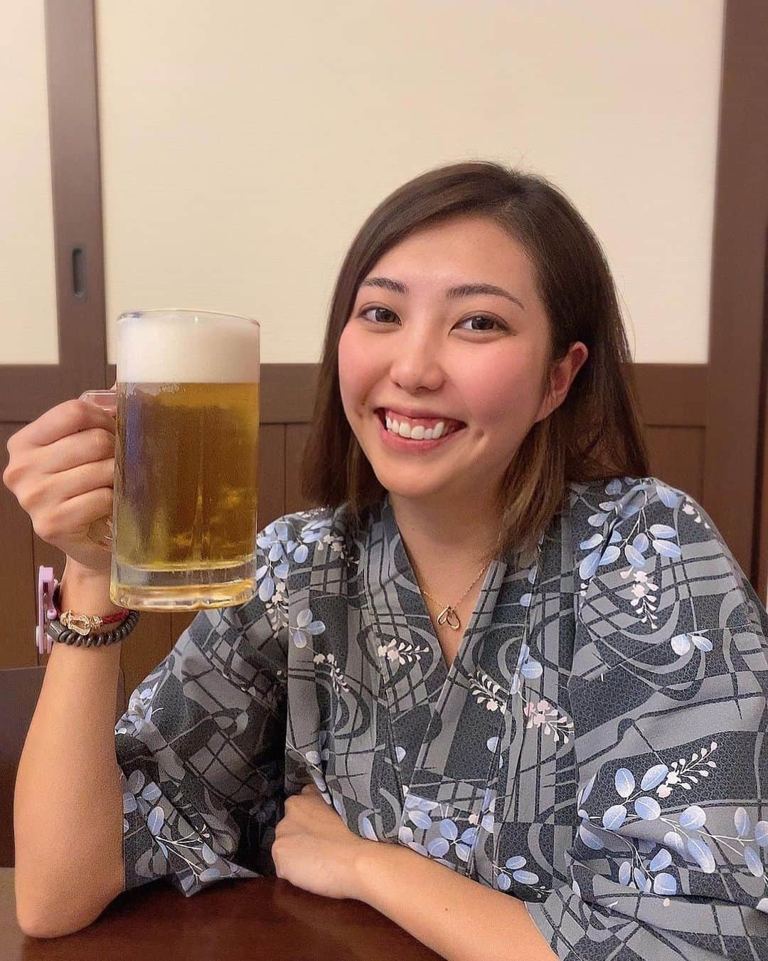 松岡凛さんのインスタグラム写真 - (松岡凛Instagram)「久々ビール☝️  #松岡凛#グラビア#恵比寿マスカッツ#ラウンドガール＃サウナ」1月10日 17時14分 - matuoka_1214