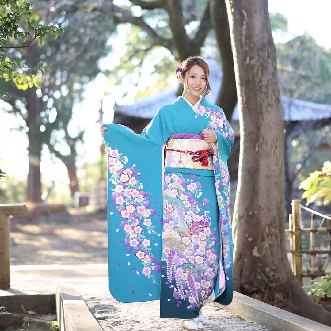 市原彩花さんのインスタグラム写真 - (市原彩花Instagram)「KIMONO👘  お正月着物撮影会🎍 寒い中、来てくれた皆様ありがとうございました☺️ 素敵な写真が多くて、まだまだ載せる予定🥰  今回も撮影会募集開始と同時に満枠となり、キャンセル待ちも多数いらっしゃり、本当にありがたい限りです🥺 まだまだ皆さんに撮りたい‼️と思ってもらえるようなモデルでいれるように頑張ります☺️ またいつかお会いしましょう✨  #kimono#着物#ポートレート#portrait#portraitphotography#撮影会#撮影会モデル#モデル#model#japanesegirl#asianmodel#asiangirl#市原彩花」1月10日 17時53分 - ayaka_ichihara