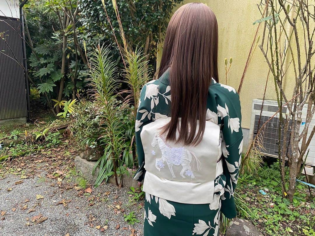 のインスタグラム：「今夜9時からスタートします ドラマ「#ミステリと言う勿れ」に 犬堂愛珠役で出演いたします！  素敵な作品に携わることができて とても光栄です。  私も放送楽しみにしてたので、 今日から始まるのドキドキです🌸  このあと9時です！ 是非、見てください🥀  @not_mystery_not」
