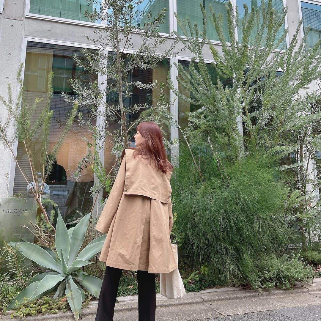 ひよんのインスタグラム：「🌳🌴🌲  今日もあいかわらず寒かった🥺☃️ コート可愛い🧥💕 春の9unqお楽しみに....❤️  #ひよん #ひよん服 #クアンク #クアンク服 #9unq #꾸안꾸 #데일리 #겨울코디」