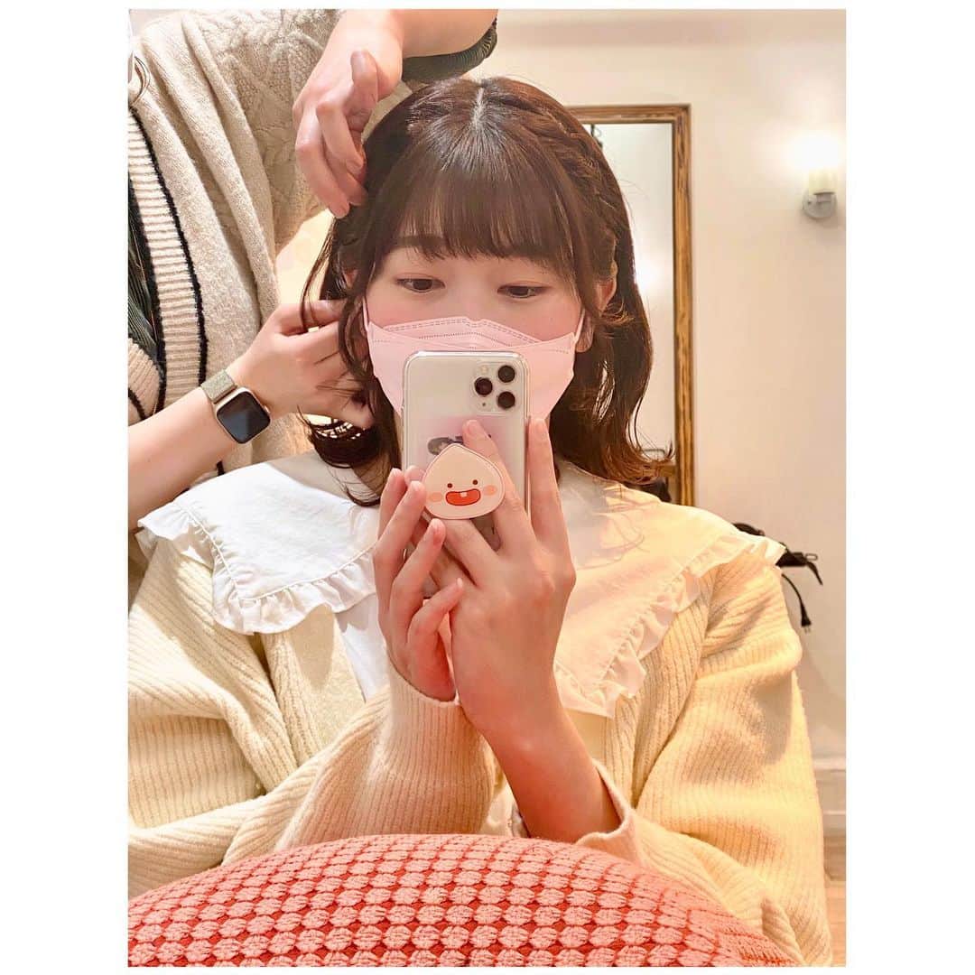 西原さつき（さつきぽん）のインスタグラム：「* ⁡ ヘアアレンジしてもらいました🎀 この日は東京で雪が降っていて、髪の毛がぴょんぴょん跳ねてしまっていたのですが、きれいにまとめてもらえました🥰 髪の毛かわいくしてもらうと、心が整います😳 ありがとうございました💫 ⁡ ⁡ @lewin_mirai」