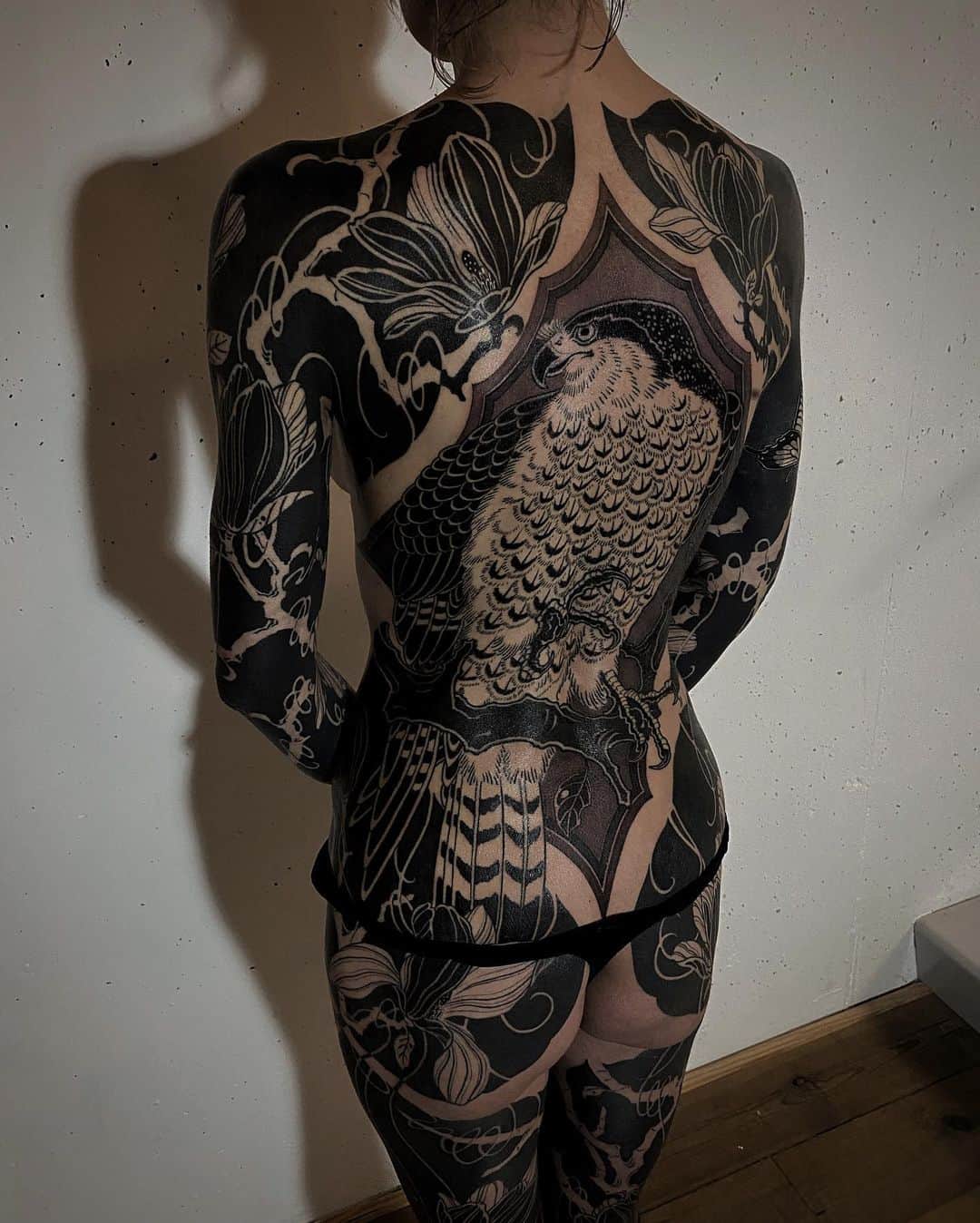 GAKKINのインスタグラム：「🦅　　  @____gxx____   #magnolia  #hawk」