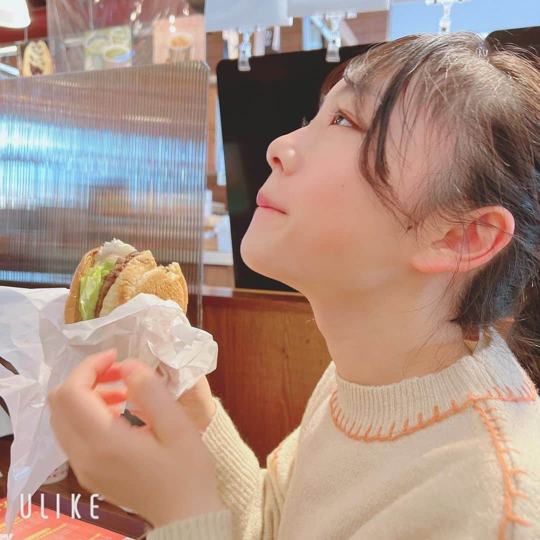 ひまひまチャンネルさんのインスタグラム写真 - (ひまひまチャンネルInstagram)「大好きなハンバーガー🍔  今日と昨日はチートdayということで沢山食べました🤤🍔  お肉なら無限に食べれます…🙋‍♀️🍔   #ひまひまチャンネル #ひまひま #ハンバーガー」1月10日 21時54分 - himahima_channel