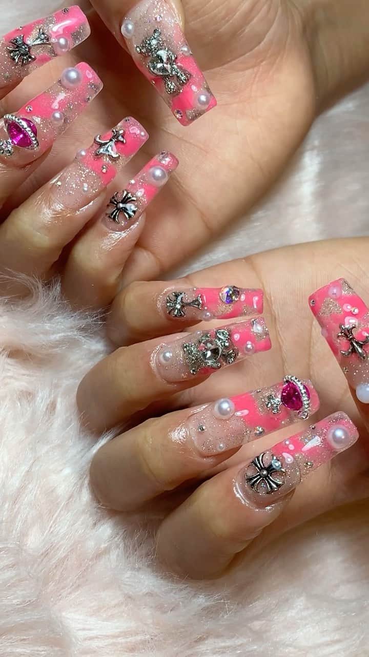 MAKOのインスタグラム：「ʕ•ᴥ•ʔ･:*+🪐 💕💞💖 💅🏾@atory_gram」