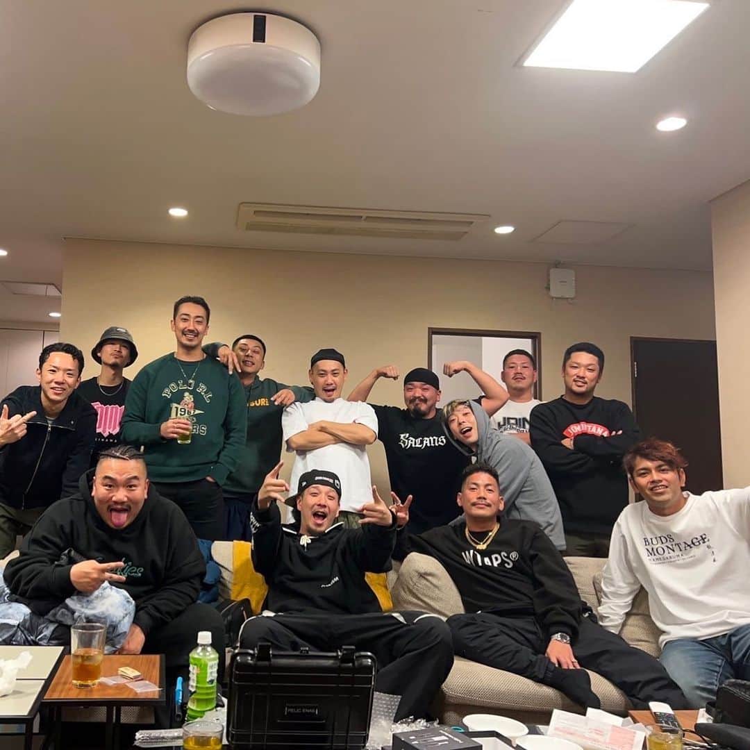 孫GONGのインスタグラム：「2022関西から耳元🤝🤝🤝  今年もラップかまそう🔥」