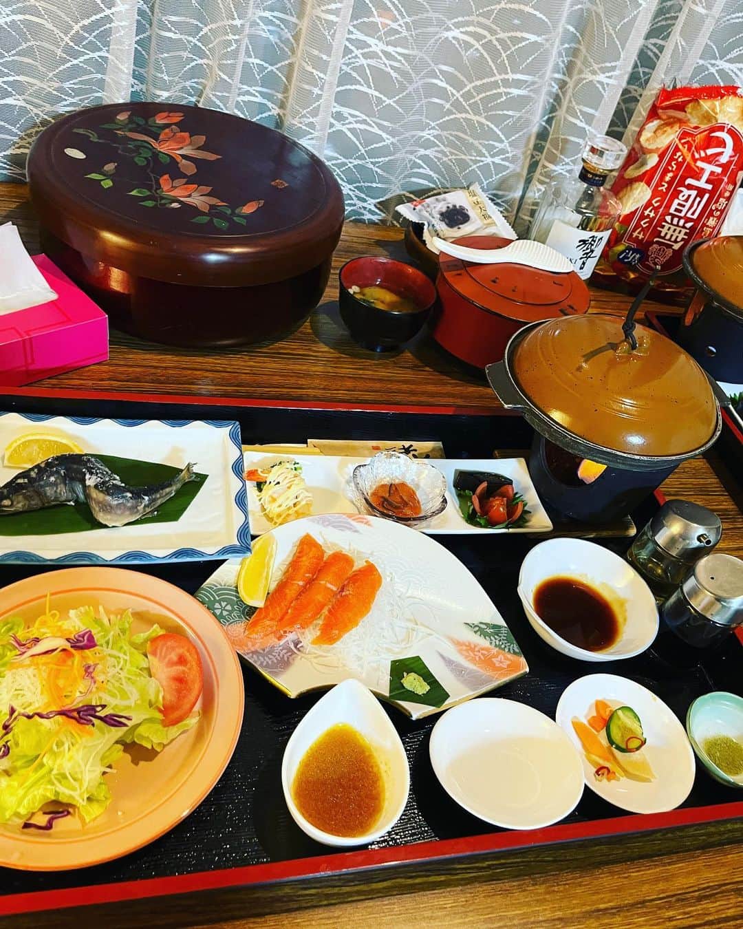 金村義明さんのインスタグラム写真 - (金村義明Instagram)「天然掛け流し温泉♨️ 最高！ 食事も二日間部屋食 帰るまで何回温泉入れるか、入り倒したろ！」1月11日 7時28分 - yoshiaki_kanemura