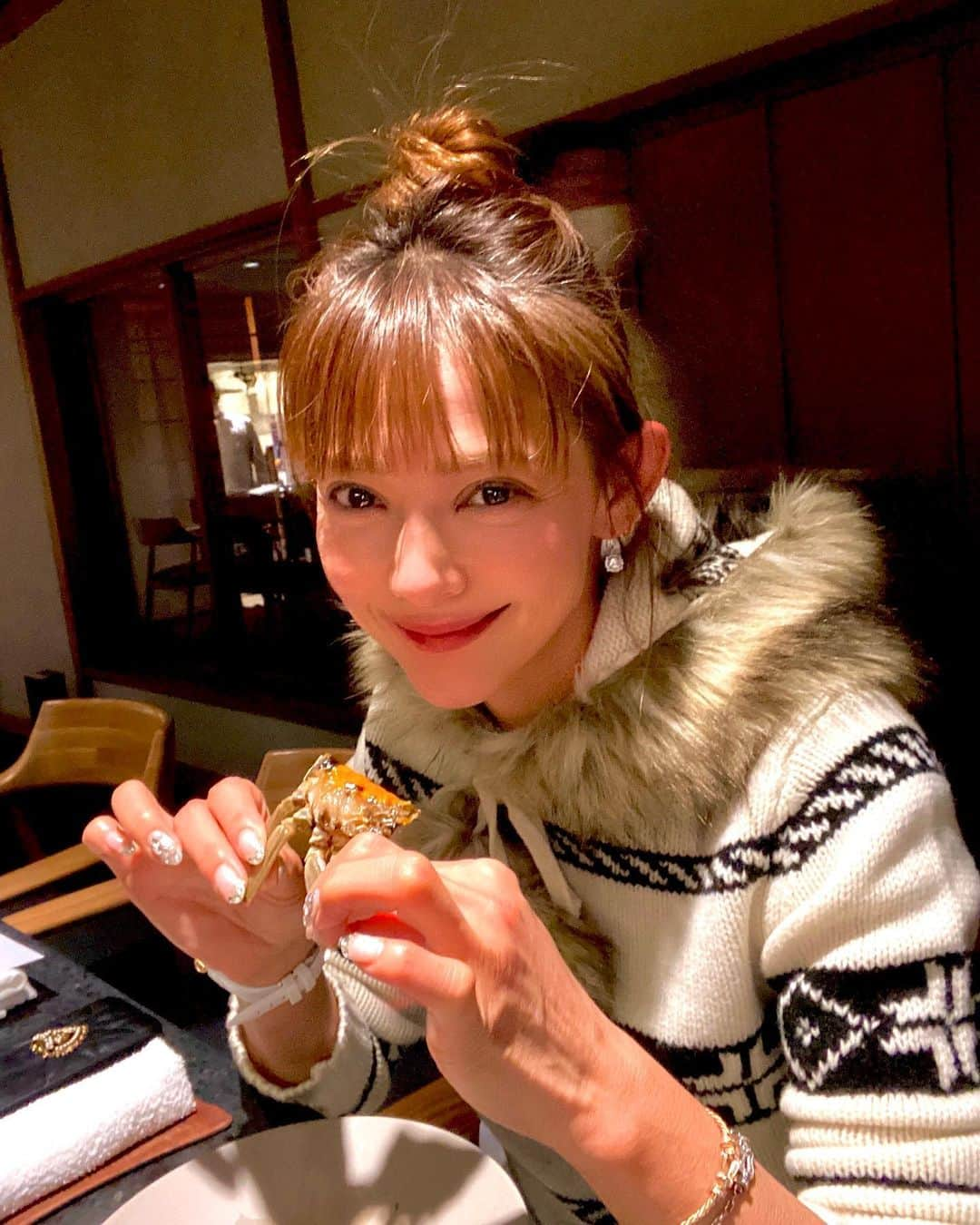 箕輪玖美さんのインスタグラム写真 - (箕輪玖美Instagram)「イチリンハナレ🇨🇳🍽  上海蟹はやっぱりここが1番💕  以前伺った時は接客が残念過ぎて（個人時感想です）、美味しいけどリピは無いお店だったけど、数年振りに再訪すると見事に改善されてた☺️✨  お料理の写真は一部だけど、やっぱり全品美味しいし、中国酒のデュギュスタシオンも最高😍🥂  鎌倉の定番のお店になりそうです😉  #イチリンハナレ #上海蟹 #雌が好き #一軒家レストラン #予約困難店 #鎌倉 #kamakura #chinesefood #中華大好き #美味しいもの大好き #サービスも大切 #リピ決定  #instagourmet #グルメ #食いしん坊 #モデル #箕輪玖美」1月11日 8時48分 - kumi.111