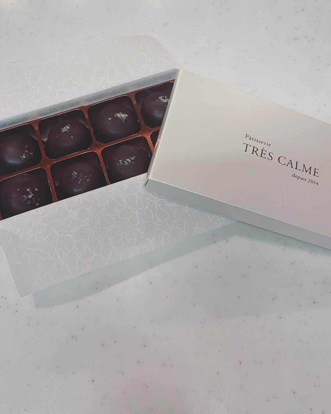 畑野ひろ子さんのインスタグラム写真 - (畑野ひろ子Instagram)「またまた美味しいチョコレートに出会えました🥰 @trescalme_sengoku」1月11日 10時32分 - hiroko_hatano_