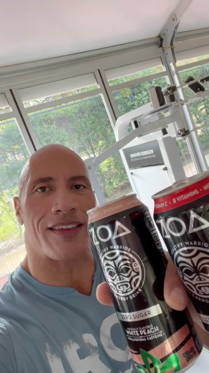 ドウェイン・ジョンソンのインスタグラム：「It’s OFFICIAL🚨 You made @ZOAEnergy @AMAZON’s #1 BEST SELLER IN LESS THAN 24HRS!!!!  THANK YOU!! 🙏🏾  This day of record breaking sales is unbelievable ~ and it’s our privilege and honor to “deliver the goods” to all our ZOA WARRIORS!   You continue make ZOA THE #1 FASTEST GROWING ENERGY DRINK IN THE GAME  🚀 🚀🚀🚀  We have proudly formulated the better for you, healthy choice for energy💥🍃   No jitters.  No crash.  Just healthy, positive results.   Sip your ZO, now LFG!!!   ~ dj  founder  ZOA」