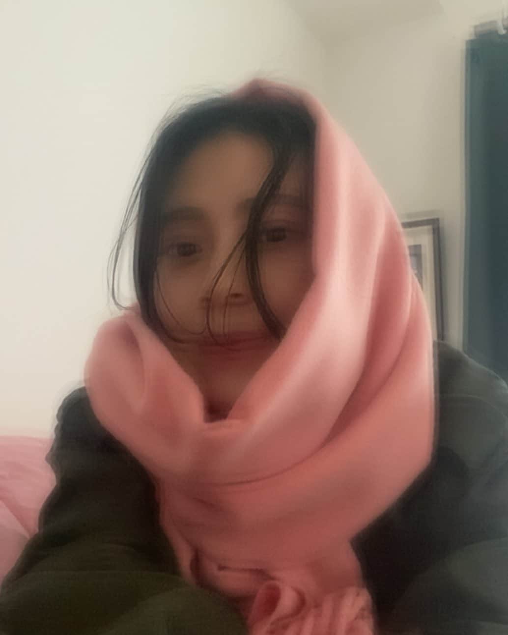 保坂美亜さんのインスタグラム写真 - (保坂美亜Instagram)「かわいいマフラーもらった！んふふ！」1月11日 14時53分 - hosakamia