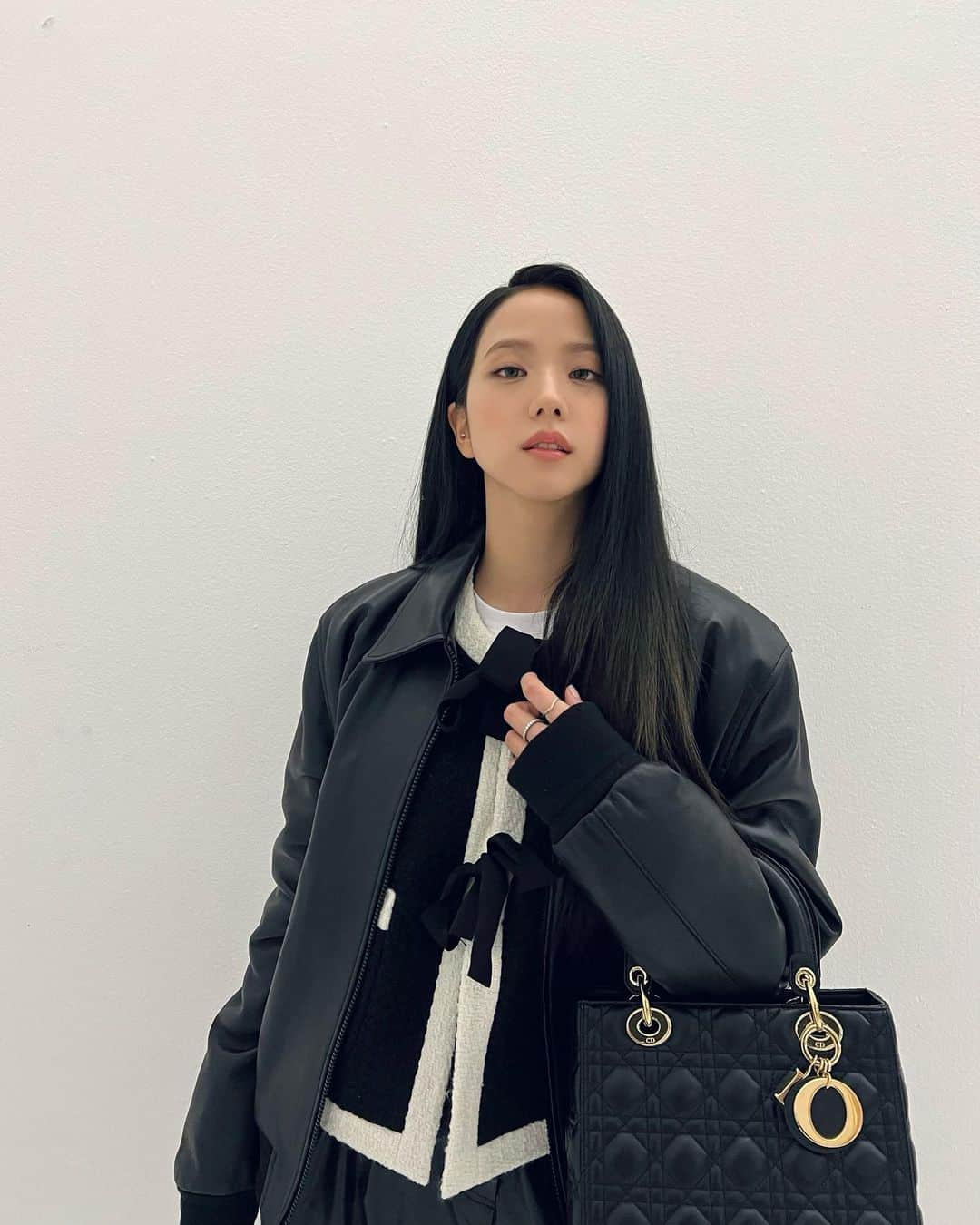 ジスさんのインスタグラム写真 - (ジスInstagram)「With my lady @dior」1月11日 23時49分 - sooyaaa__