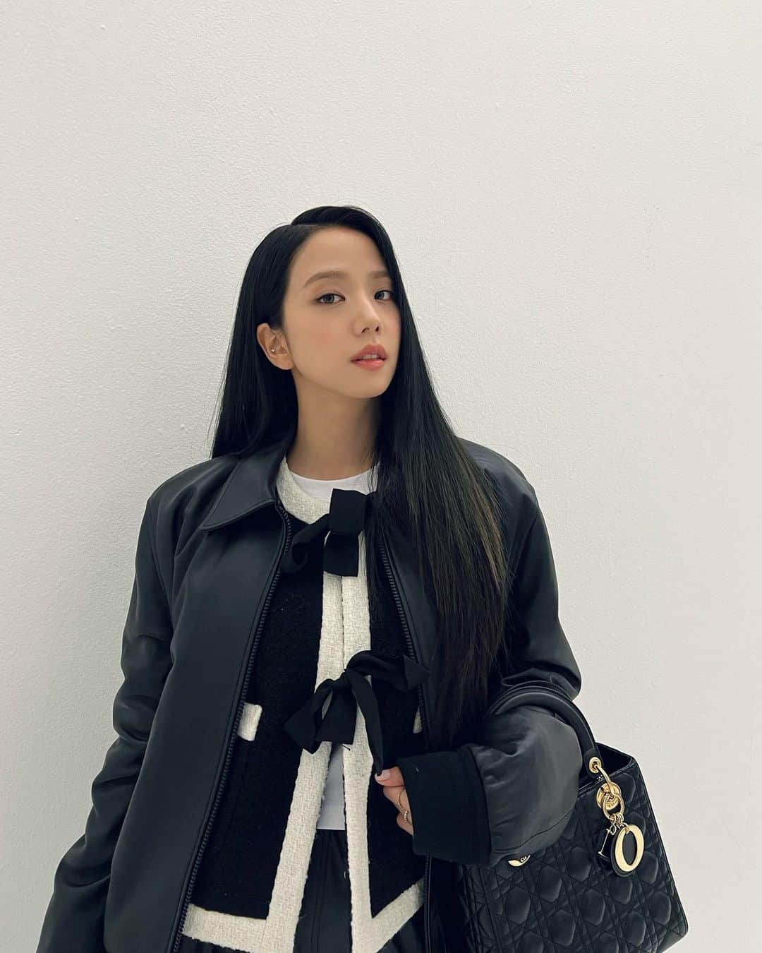 ジスさんのインスタグラム写真 - (ジスInstagram)「With my lady @dior」1月11日 23時49分 - sooyaaa__