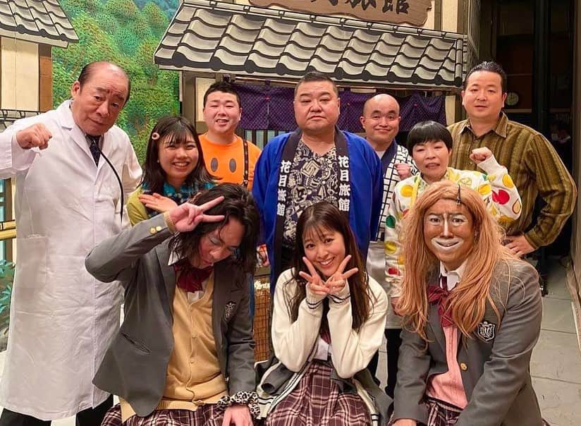 レイチェルのインスタグラム：「今日から１週間。  祇園花月にて、  川畑さん座長週の、たのしぃーーー新喜劇に出演させていただいておりますよ🙌✨  ちなみに、女子高生の役で出させていただいておりますよ！！  右下のハクション大魔王みたいなヤツですよ🤣💨  知ってる人どんだけ居るか分かりませんが、僕の中でこのコは💡  ゴングロ三兄弟のブリテリさんをリスペクトしてる設定ですよ🤩🔥✨  そんな『レイ子』に是非是非会いに来て下さいね！！  とぉ〜か言っちゃってぇーーー🤣💨💨💨🎶🎶🎶  #祇園花月 #吉本新喜劇 #新喜劇  #リスペクト #ブリテリ 姉さん #そして今は #うさたにパイセン #うん #やっぱ結局 #ギャルしか勝たん #😆🙌🔥✨」