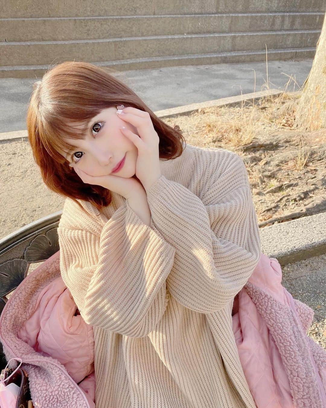 のインスタグラム：「セカオワさんのライブ めちゃくちゃ感動した、、 2022年良いスタートができてますっ  このワンピースは 何にでも合わせれるけん 優秀でしたっ૮₍´｡• ᵕ •｡`₎ა ラフに着れて可愛い♡  @stella_tokyo.jp   #ワンピース#オルチャン #韓国メイク#韓国ファッション  #韓国ヘア」