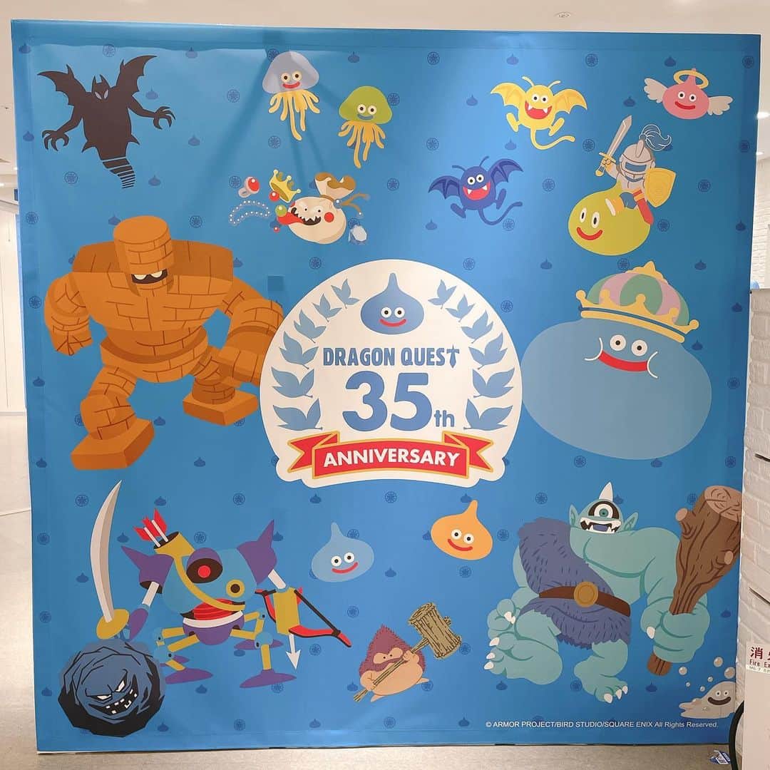 花咲来夢さんのインスタグラム写真 - (花咲来夢Instagram)「新宿マルイアネックス6階でやってるドラクエキャラバン✨ ドラクエグッズいっぱい売ってた！  こういう、大きなフィギュアを見るとなんかテンションあがるよね🤩🤩」1月11日 20時04分 - raimu_charlotte