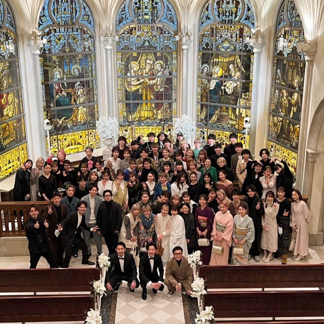 堀加奈子のインスタグラム：「2022 Belle新年会🎍  明けましておめでとうございます。 本年もBelleグループを よろしくお願い致します🙇‍♀️  写真撮影だけマスク外してます😷  久しぶりにみんなに会えて楽しかった♡♡♡ １２年目スタッフ増えました😆  #セントグレース大聖堂  #写真にみんな収まりきれた #素晴らしい」