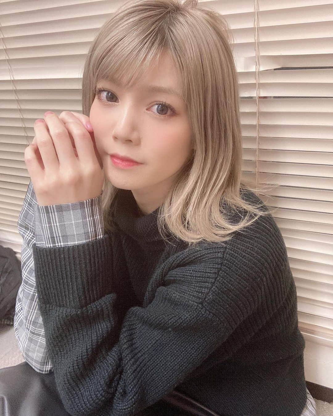 菜月アイルさんのインスタグラム写真 - (菜月アイルInstagram)「見てるよ〜👀」1月11日 21時12分 - nazuki_airu