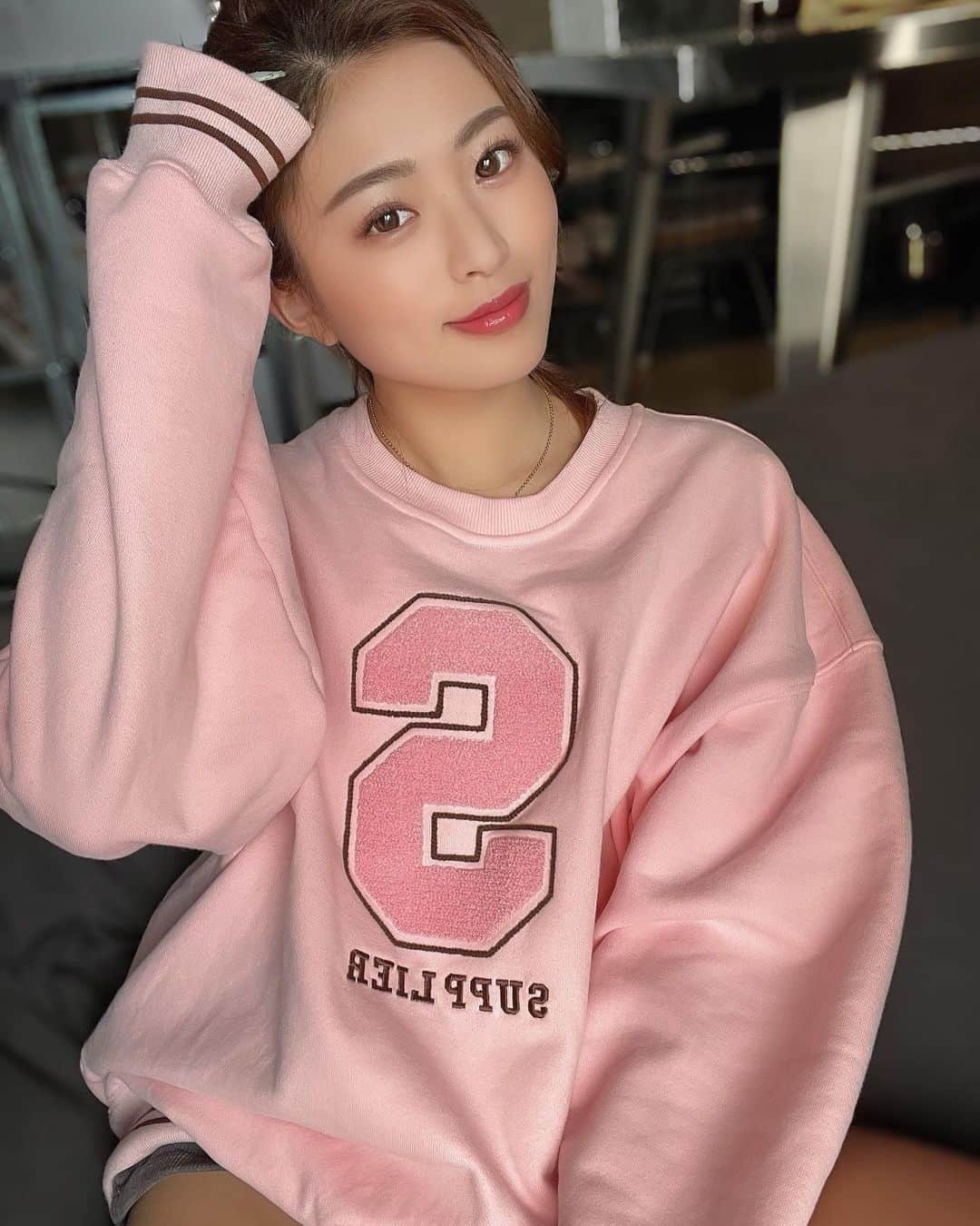 MIYABIのインスタグラム：「こんばんは💖  今日の撮影も楽しかったなぁ🥰  ふたご座の運勢は最下位だったけど、やっぱり関係ないみたいっ🤭✨  Happyな1日でした🎉  ゆっくり休んで明日も頑張りましょうね💖  #cyberjapan #サイバージャパン」