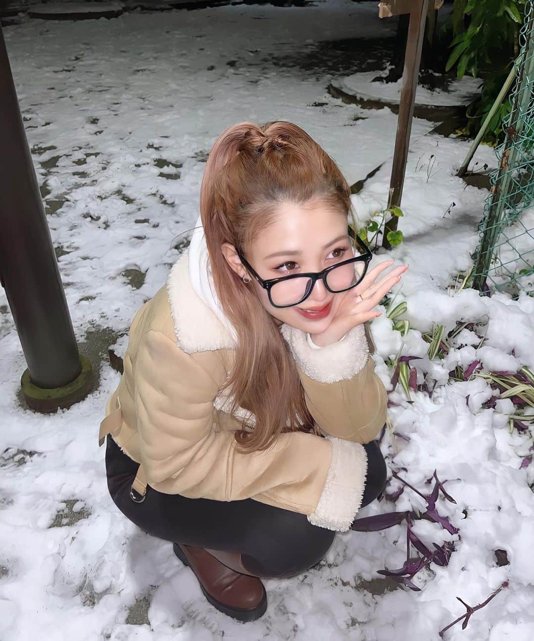 RINAさんのインスタグラム写真 - (RINAInstagram)「雪の日に撮ったやつ☃️ 雪だるま作ろうと思ったけど素手はちょっと厳しいどころじゃなかった🤤❄️（笑） ・ 雪って見てるだけで寒くなるよね☃️ ・ #cyberjapandancers #cjd_rina #サイバージャパンダンサーズ #サイバージャパン #cyberjapan」1月11日 22時04分 - cjd_rina