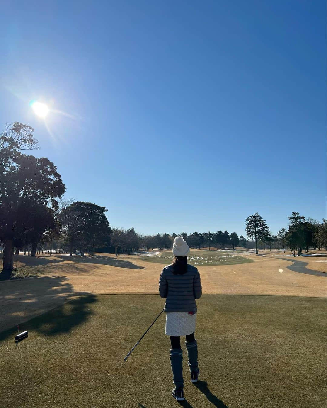 ImotoEtsuyo さんのインスタグラム写真 - (ImotoEtsuyo Instagram)「#おはようございます  ・ ・ 先日のゴルフ⛳️ ・ まだ雪が少し残っていました❄️ でも、暖かくてよかった。 この日はバンカーに入ってしまう事が 多かった^^; もっと思い切り振り抜かないと…。 ・  @the_royal_golfclub  #ザロイヤルゴルフクラブ  #theroyalgolfclub  #ゴルフ女子  #ラウンド  #ゴルフ  #ゴルフ⛳️ #golf  #golfwear  #golfgirl  #ゴルフ女子  #ゴルフ場  #ゴルフ好き  #ゴルフ大好き  #ゴルフ好きな人と繋がりたい  #スイング動画  #ドライバーショット  #アプローチショット  #バンカー  #バンカーショット  ・ ・ #ゴルフウェア ➡︎ @standrews_jp  #セントアンドリュース #standrews」1月12日 7時35分 - bisuhada