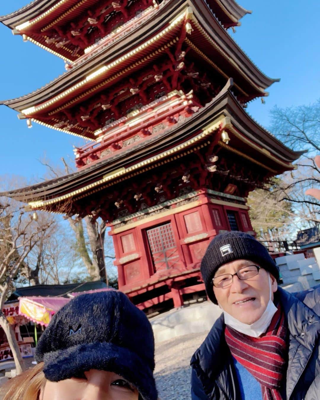 井上貴子のインスタグラム：「4日に 父と初詣  板橋不動尊です ちなみに茨城県です  母が生きているときから 初詣はコチラへ来ていて  母の葬儀場所も コチラへ来る途中にあるので  母の話をしながら…  さて！！！  きのう 貴子ちゃんちゅーぶが更新されました  今回は対談ではなく 「コント」にチャレンジしてみたよ！  ぜひチャンネル登録お願いします  あと「shorts」には紅緒と柊音が登場  ただのお散歩動画ですが 続けてあげていけたらなーーと思います  どーぞみなさま よろしくお願い致します  Happyで^ ^  プロフィール画面に記載のURLより 通販サイト「神取屋」に飛べます^ ^  コロナ禍に携わる全てのお仕事の皆様 心から感謝しています 引き続き油断せずお気をつけてお過ごし下さいませ  #井上貴子  #LLPWX #女子プロレス #トイプードル #板橋不動尊 #初詣 #https://www.youtube.com/c/takacoinoue  #cacatocacat #貴子ちゃんちゅーぶ #YouTubeはじめました #チャンネル登録お願い致します #LLPWX通販サイト神取屋 #感謝 #STOPCOVID19」
