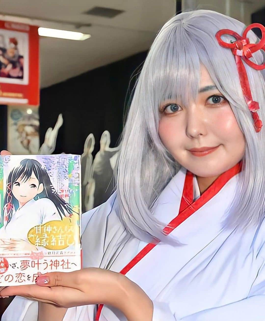 九条ねぎ あぴるさんのインスタグラム写真 - (九条ねぎ あぴるInstagram)「#巫女　  I cosplayed as a miko character. It's a manga titled Amagami-sanchi no Enmusubi.  Miko-san is a job title for women who serves at shrines and helps Shinto priest's works.  #甘神さんちの縁結び #コスプレ　#japanesegirl #japan #cosplay #cosplaygirl」1月12日 0時17分 - negi_kujyo