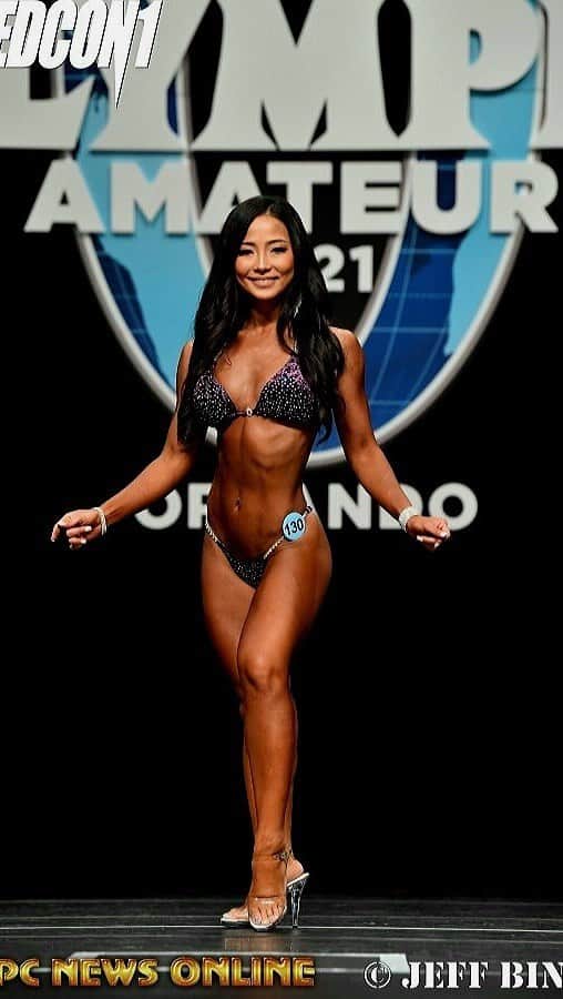 永吉令奈のインスタグラム：「@musclecontestjapan  今年2月13日に開催されるマッスルコンテストTOKYO🇯🇵  初めて出場される方の参考になれば幸いです。  📍Orlando FL🇺🇸 October 2021  #npcbikini  #npcbikinicompetitor」