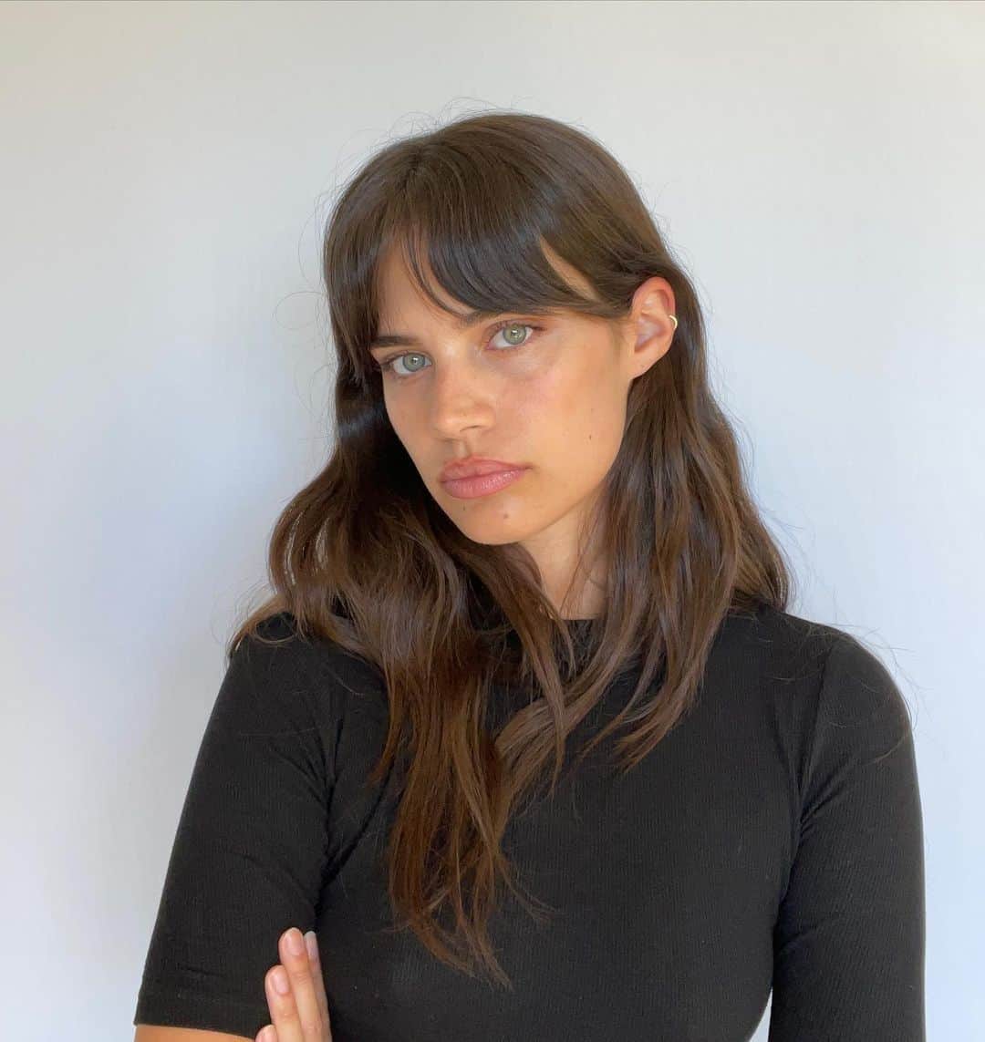 サラ・サンパイオのインスタグラム：「New year, new hair, new digitals 💁🏻‍♀️」