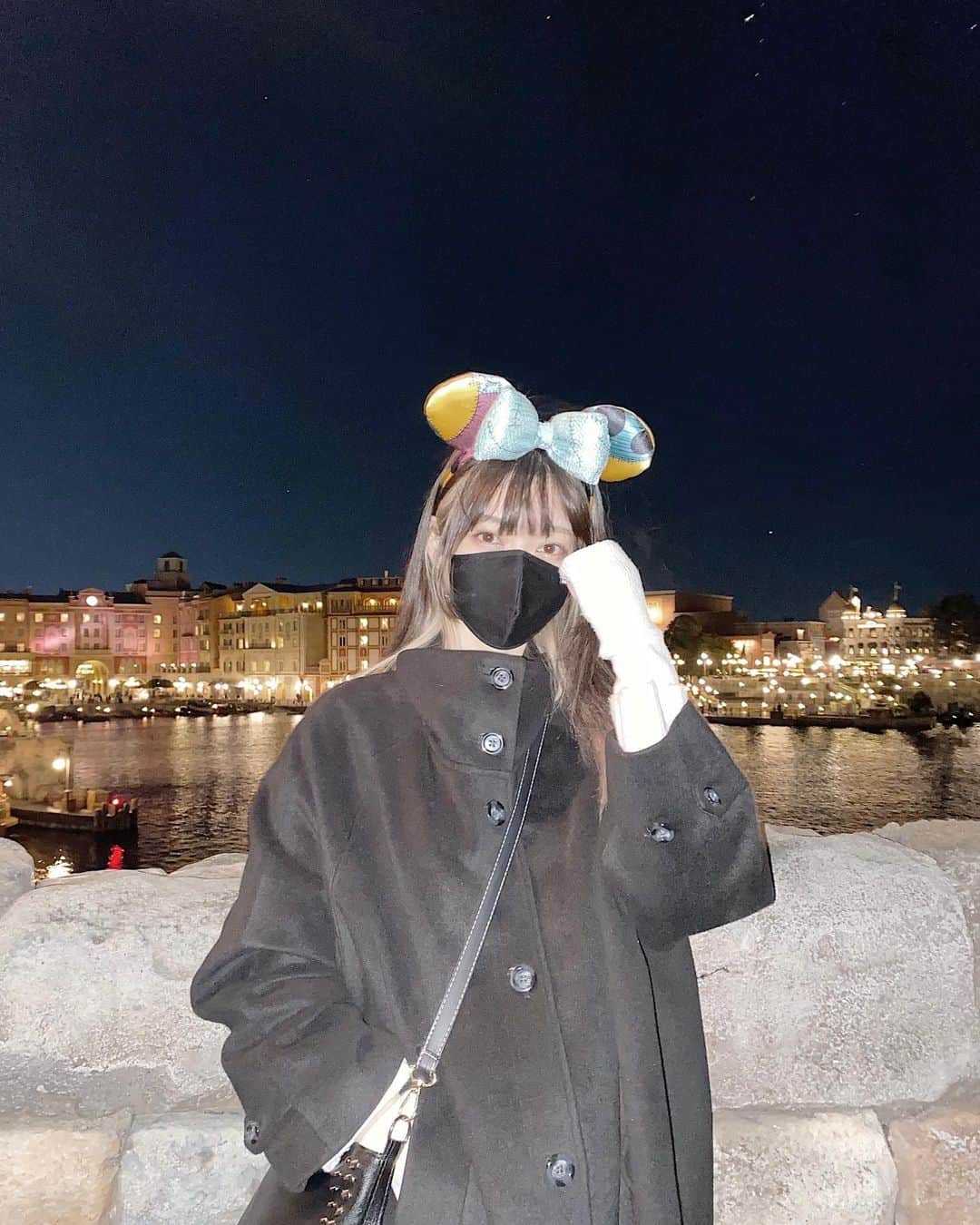 夏目璃乃のインスタグラム：「・ ・ シーの夜が好き‪𓂃𓈒 ☽︎︎·̩͙ ・ 広すぎて友達と迷路状態だった笑 ・ ・ #夏目璃乃 #rinonatsume #ノーマルカメラ  #ディズニーシー  #disneysea #fashion #model #japan #instagood #ootd #style #tagsforlikes #daily #데일리룩 #오오티디 #패션 #데일리룩 #인스타 #일본 #뷰티 #데일리 #일상룩 #셀카」