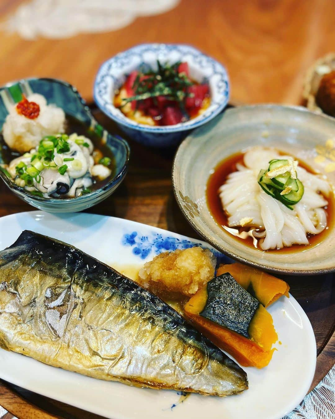 金村義明さんのインスタグラム写真 - (金村義明Instagram)「早い晩酌スタート 吉祥寺の眠民の餃子🥟 さとうのメンチカツ&コロッケ 早よ寝よ！」1月12日 17時36分 - yoshiaki_kanemura